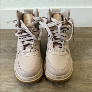 EUC Mauve Nike Air Raid